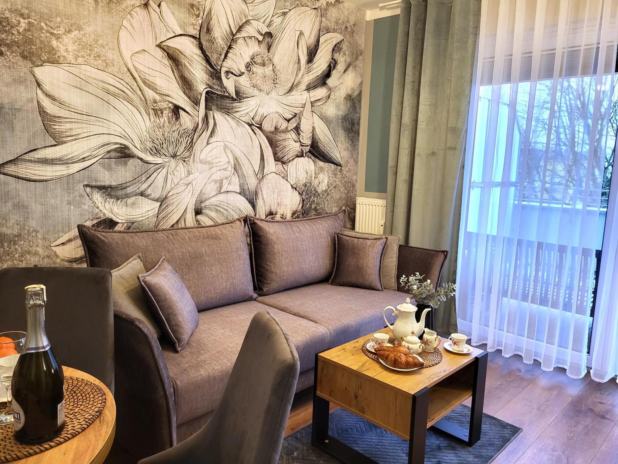 Miodowy Dom Exspanse Apartament 2 Lub 3 Pokoje Z Tarasem I Parkingiem Kołobrzeg Buitenkant foto